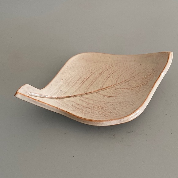 Leaf Imprint Art Dish Studio Pottery Curved Plate with Feet Signed Soap Dish - Picture 3 of 13